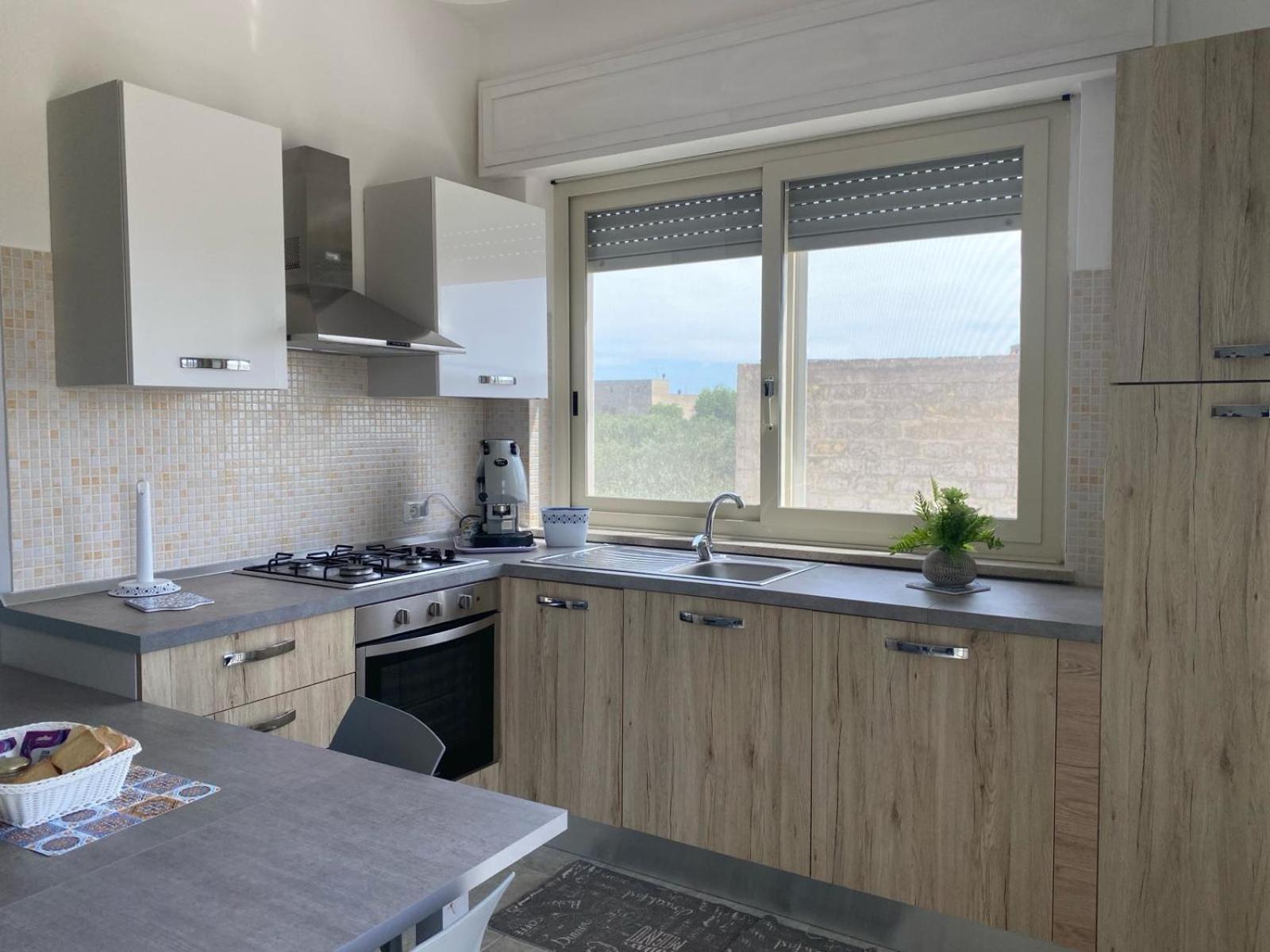 Sole, Mare E Trallalla Rilievo Exteriér fotografie